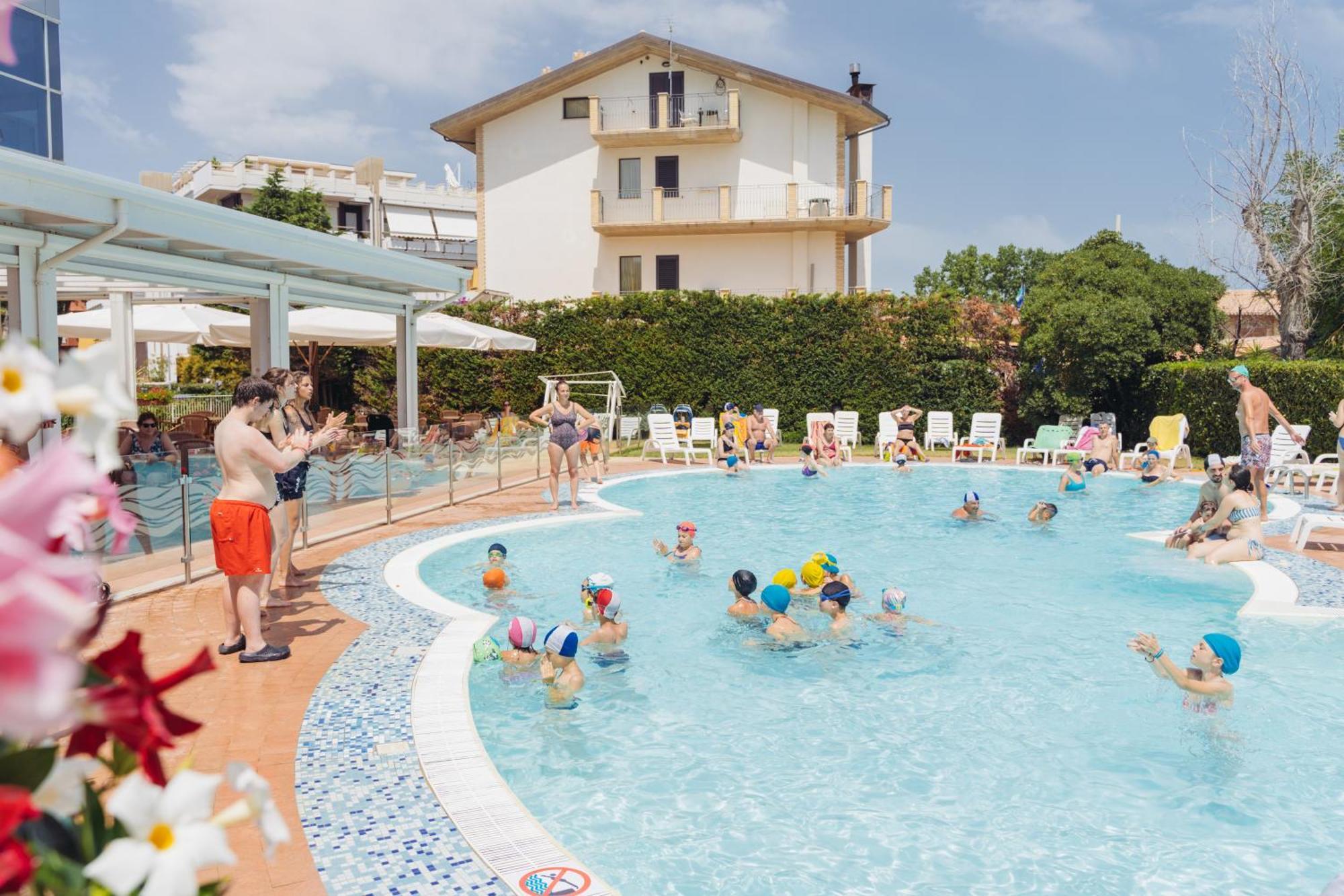 סילבי מרינה Hermitage Hotel מראה חיצוני תמונה