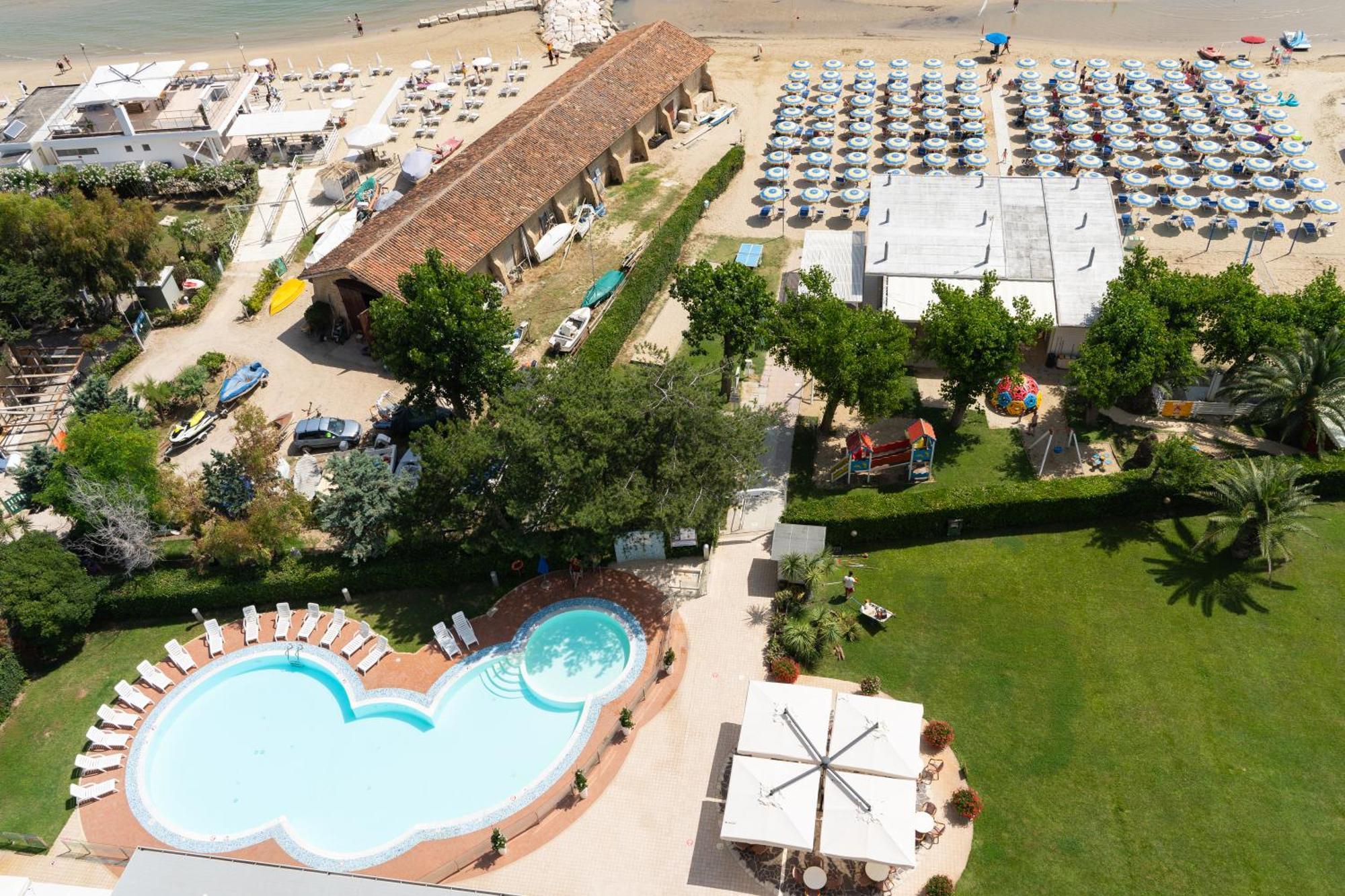 סילבי מרינה Hermitage Hotel מראה חיצוני תמונה