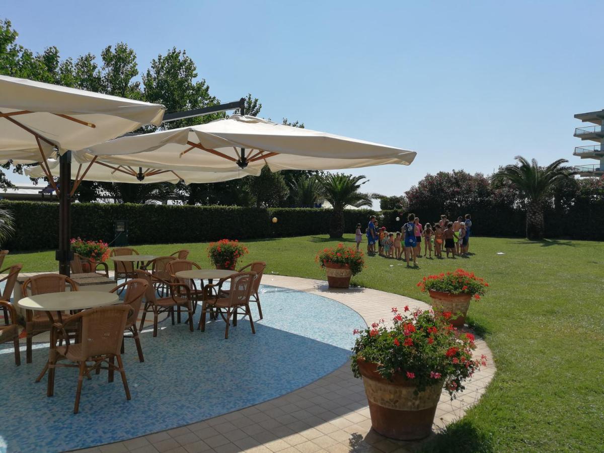 סילבי מרינה Hermitage Hotel מראה חיצוני תמונה